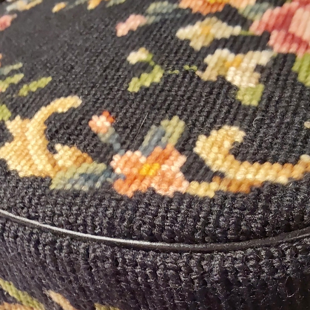 VINTAGE NEEDLEPOINT FLORAL EMBROIDERED HANDBAG by WALBORG - Picture 4 of 8